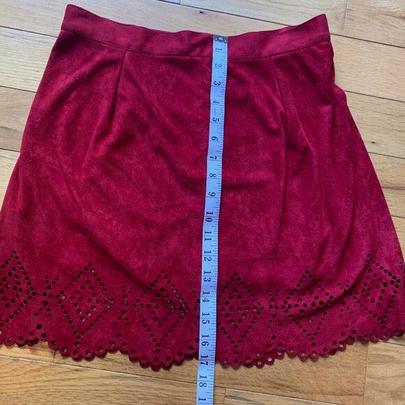 Lily Morgan Red Suede-Look Skirt Women’s M Mini Cutout Hem - Picture 4 of 9